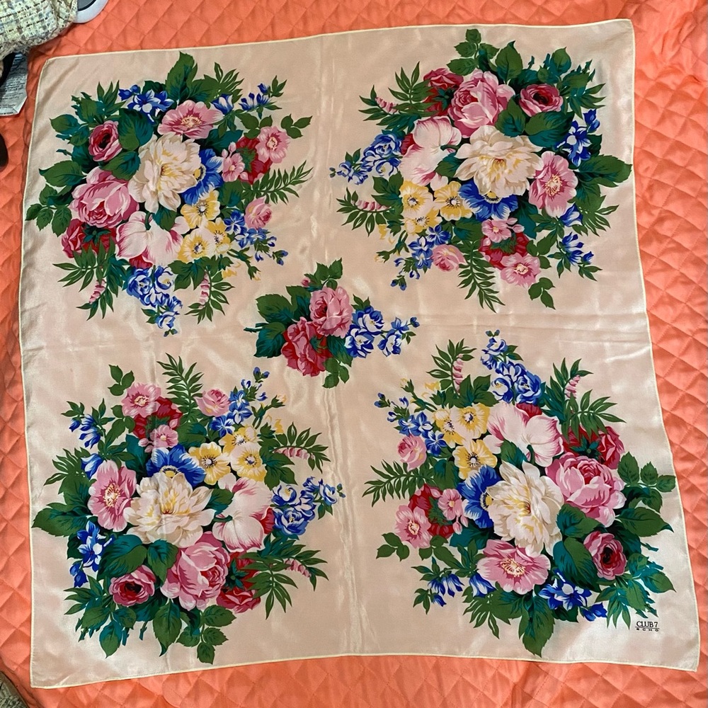 Club 7 Echo floral scarf